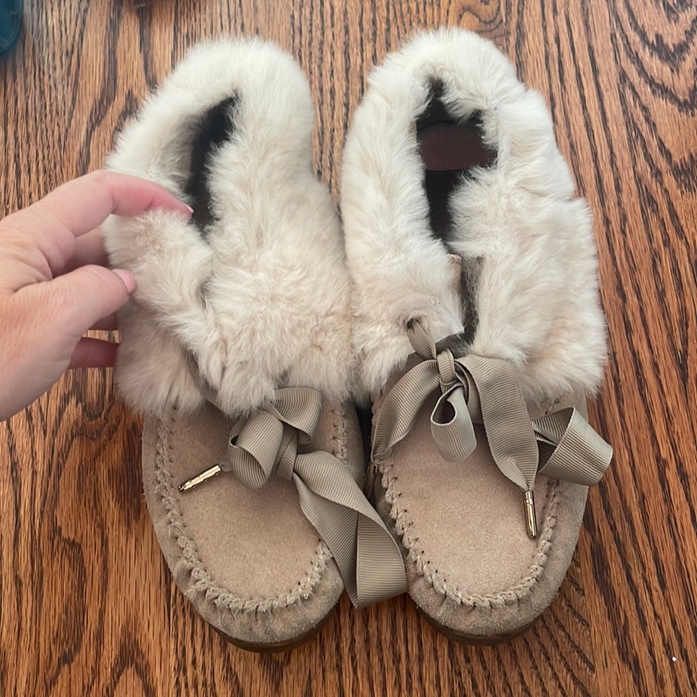 Tory Burch Slippers Size 6 - Gently Used